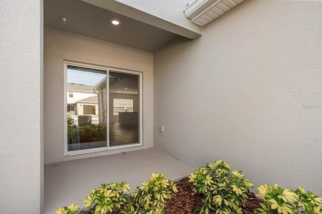 Building Photo - 2745 Flushing Dr