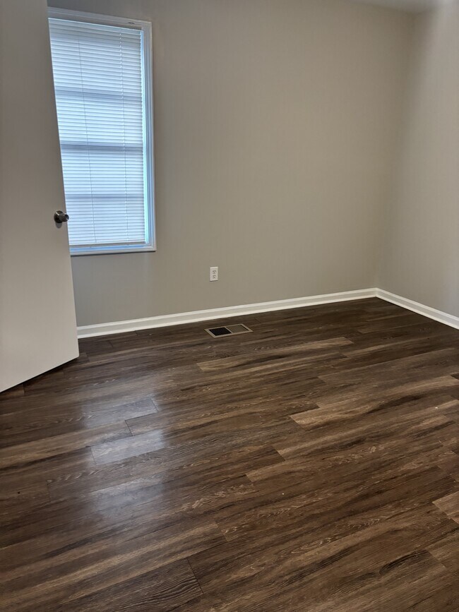 Photo - 1560 Cane Rd House