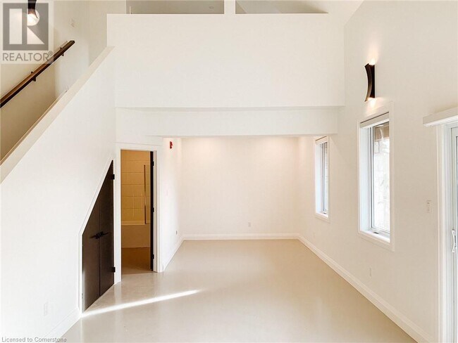 Photo du bâtiment - 150 Alma St