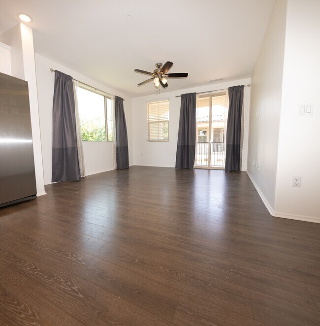 Building Photo - 3310 E Yountville Dr