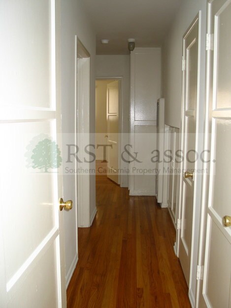 Foto del edificio - 3186 S Barrington Ave