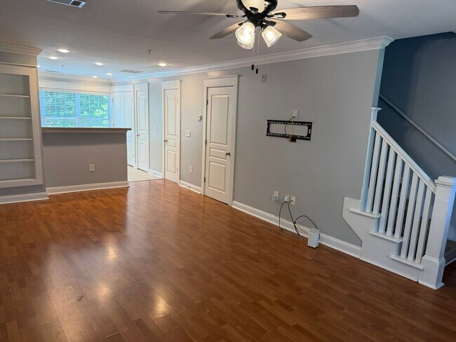 Building Photo - Knoxville 37920 - Two Bedroom, 2.5 Bath Townhome in The Woodlands of Knoxville - Ideal Student Li...