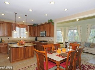 Building Photo - 12904 Vistaview Dr