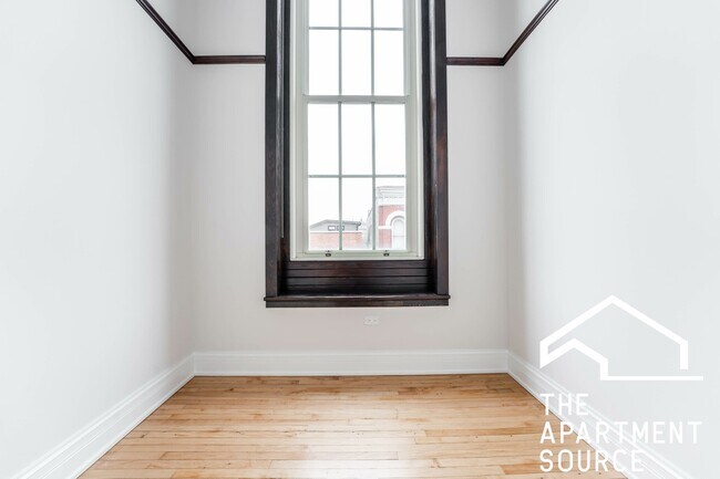 Photo - 1448 W Augusta Blvd Apartment