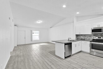 Building Photo - 13978 Folkestone Cir