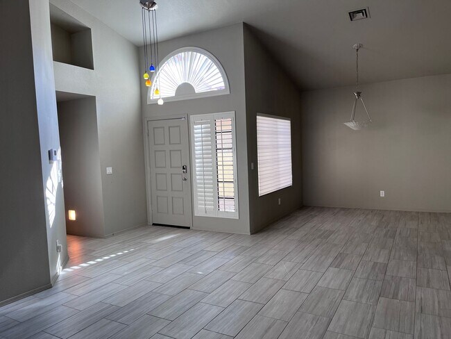 Foto del edificio - 13524 N 103rd St
