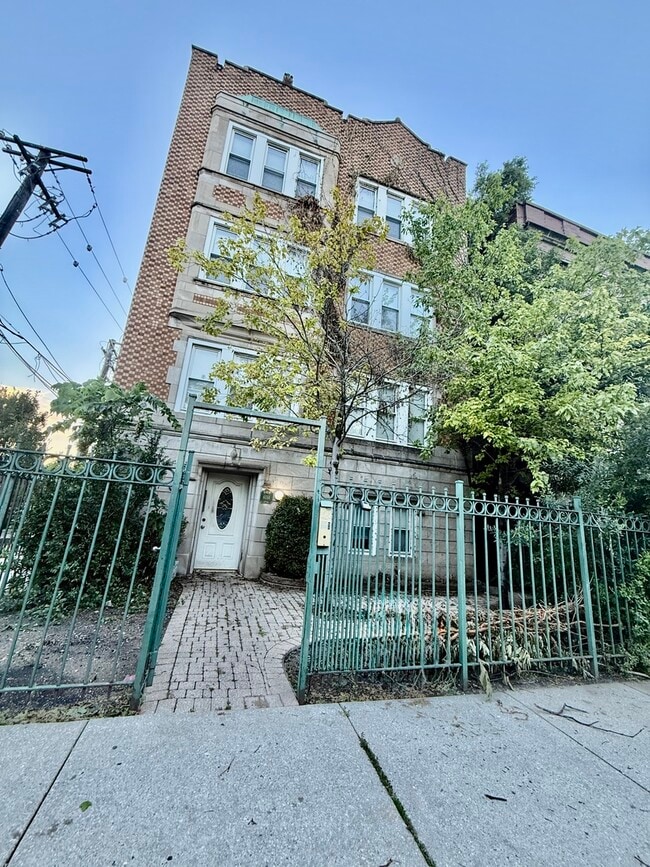 Foto del edificio - 6014 N Francisco Ave