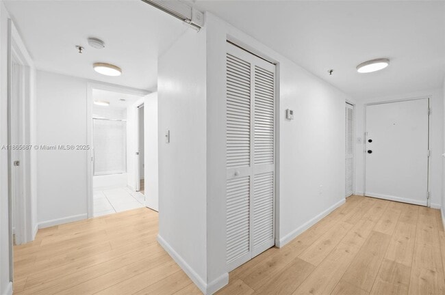 Building Photo - 8900 Collins Ave