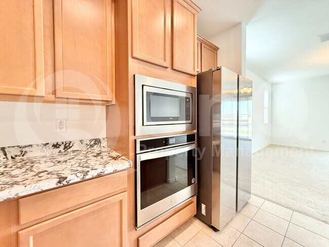 Foto del edificio - 40785 W Agave Rd