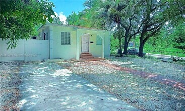 Building Photo - 6701 NE Miami Pl