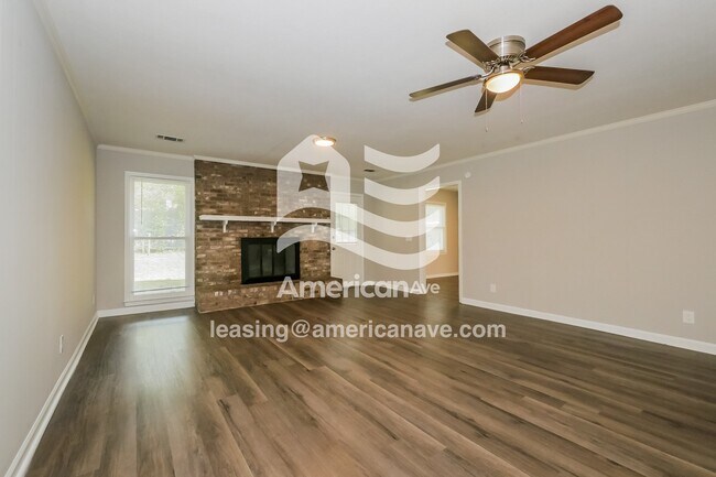 Foto del edificio - 4302 Castlewood Pkwy