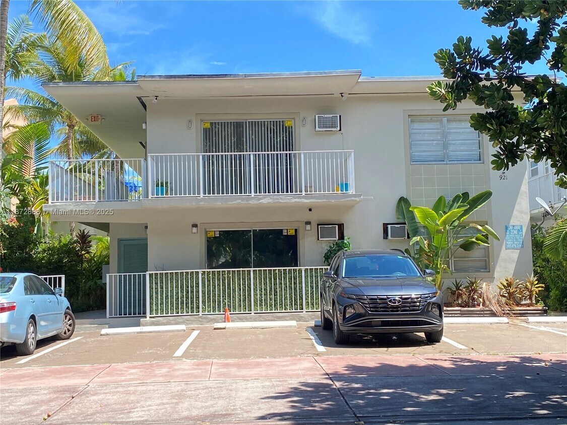 Foto principal - 921 Meridian Ave