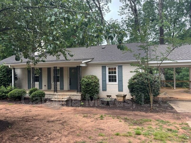 Building Photo - 710 Parkins Mill Rd