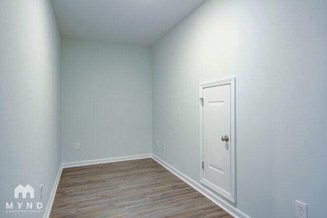 Foto del edificio - 863 Bergenfield Ln