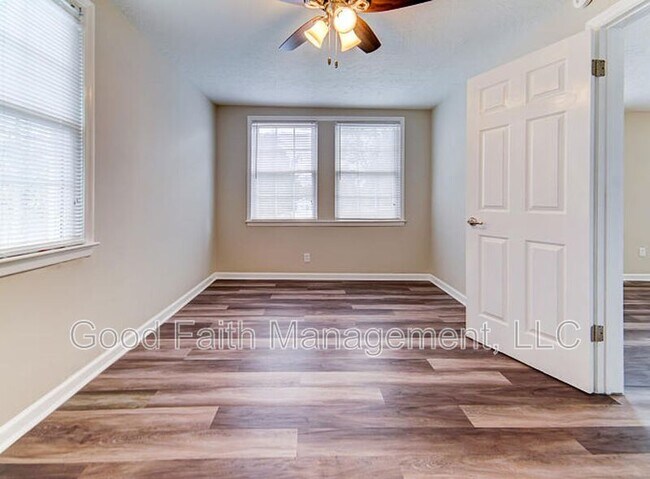 Foto del edificio - 1007 Hogan St