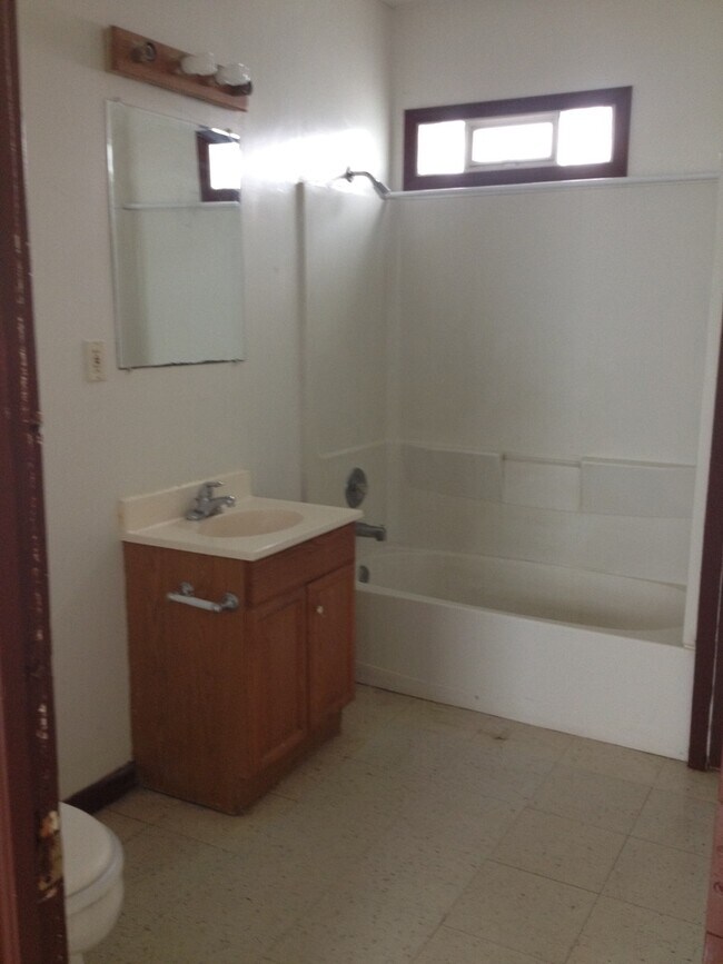 Foto del edificio - 3167 N Holton St