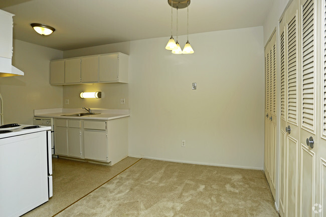 2BR, 1BA - 800sf - amber's Broadacre Apartments