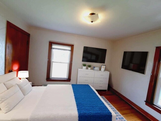 Building Photo - 35 Prospect St