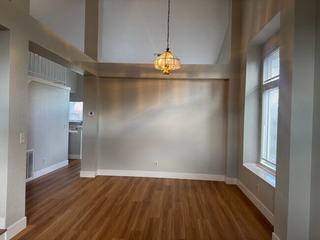 Foto del edificio - 2776 Woodmont Dr