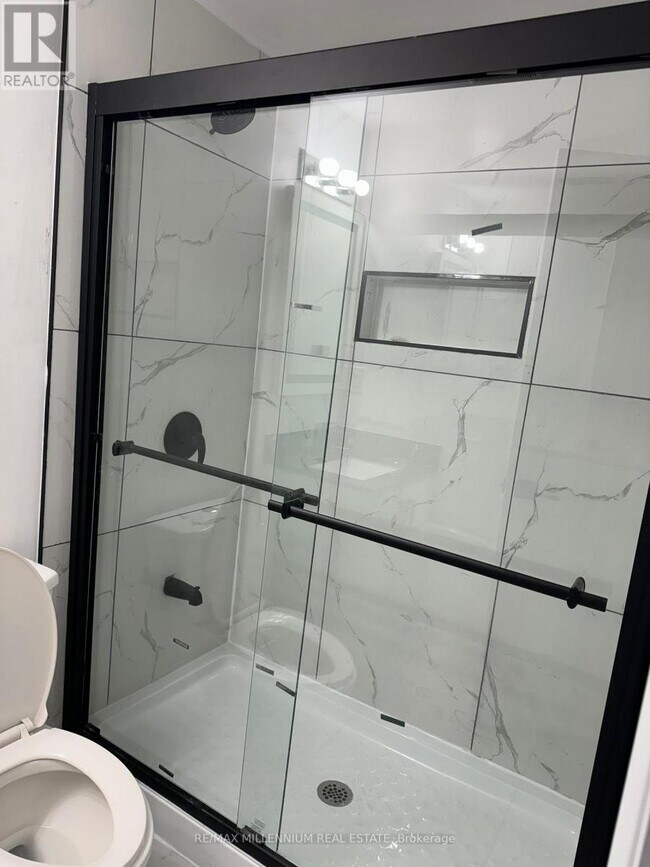 Photo du bâtiment - 37 Seahorse Ave