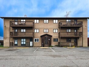 Building Photo - 3282 Adams Dr