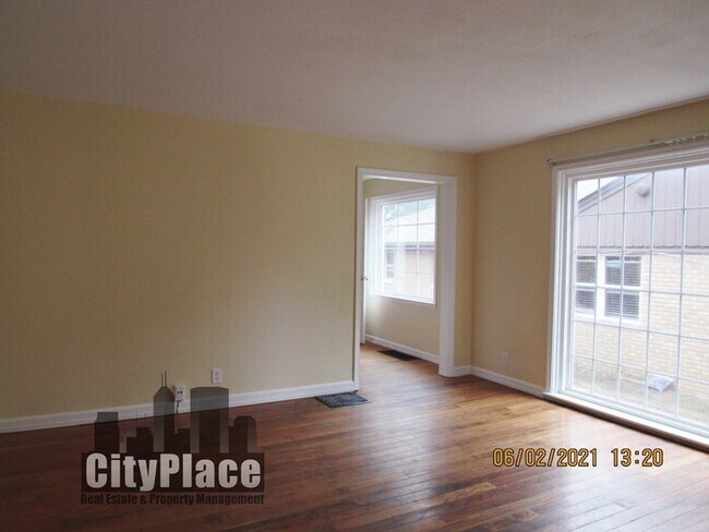 Foto del edificio - 53 Jenny Ln, Indpls, IN 46201
