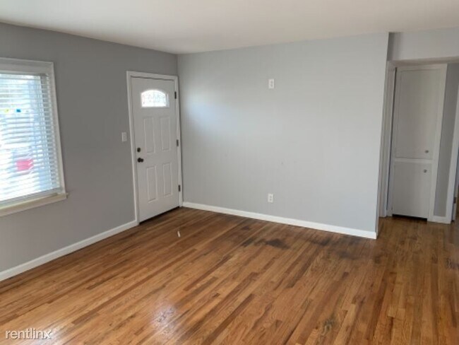 Building Photo - 2 br, 1 bath House - 1041 E Madge Ave