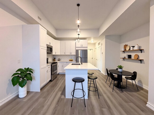 Building Photo - 16 West Avenue S