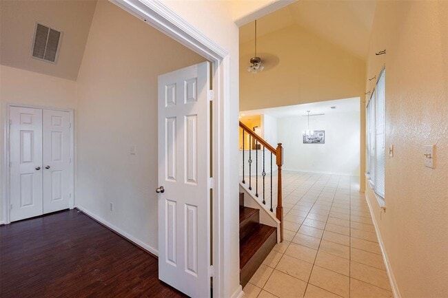 Building Photo - 7219 Crimson Sky Dr