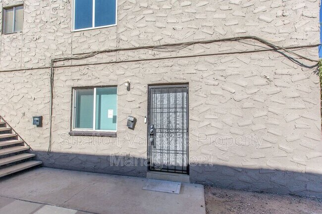 Building Photo - 1211 N 47th Pl