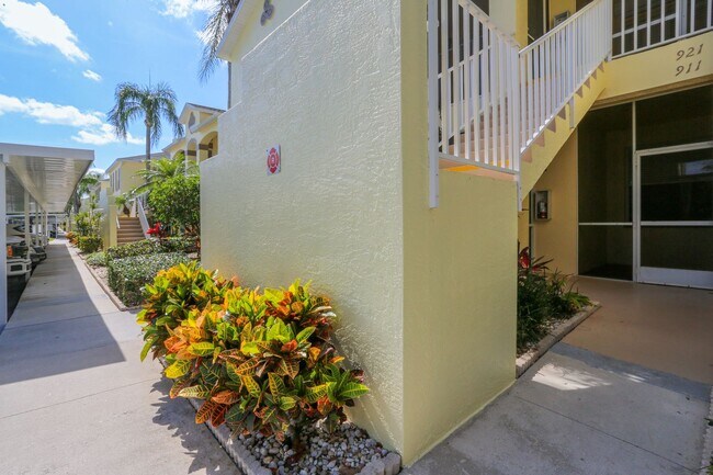 Foto del edificio - ***GREAT LOCATION***COASTAL LIVING***SWFL HIDDEN GEM***QUIET COMMUNITY***COSE TO MARCO ISLAND***