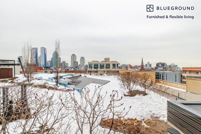 Foto del edificio - 4-75 48th Avenue-FL7-ID2223