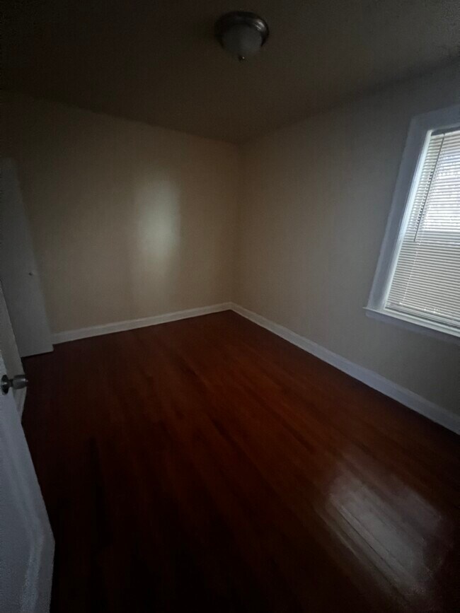 Foto del edificio - 7714 S South Shore Dr