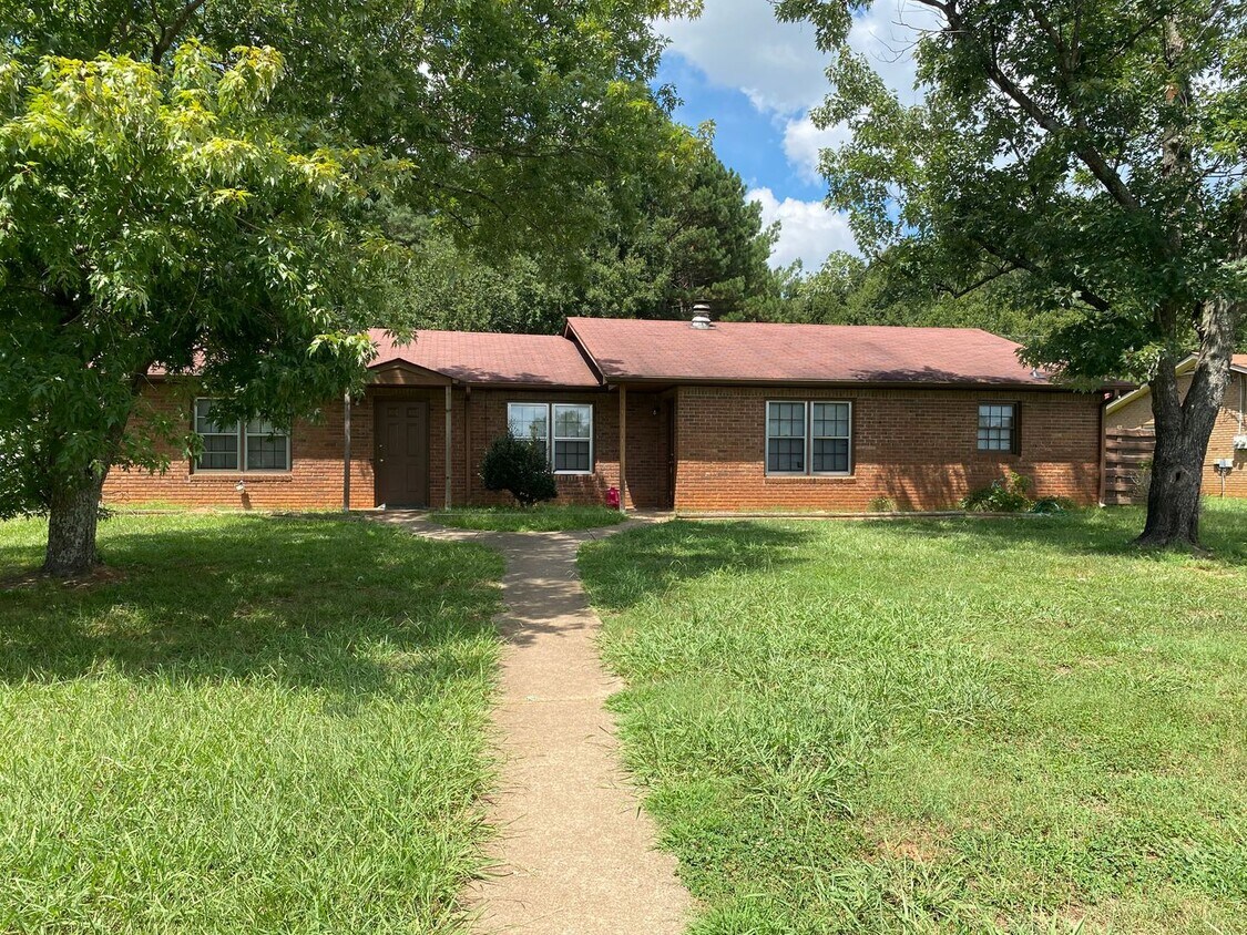 Foto principal - 2 Bedroom 1 Bathroom Duplex in Oconee County!