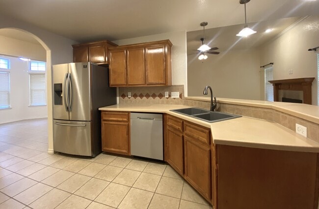 Building Photo - 6009 Lolly Loop