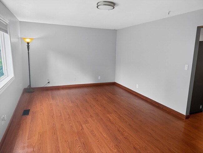 Foto del edificio - Charming 3-Bedroom Home in Quiet Wedgwood Neighborhood