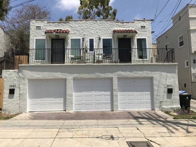 Building Photo - 2921 Bellevue Ave