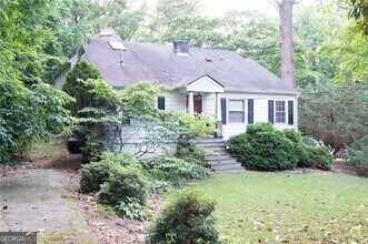 Building Photo - 776 Valley Brook Rd
