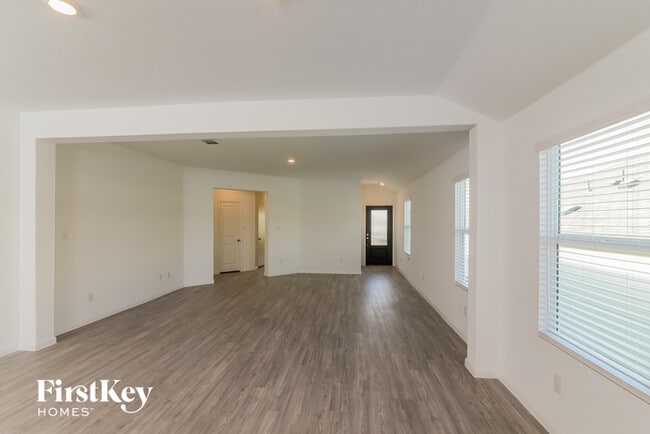 Foto del edificio - 12923 Thyme Wy