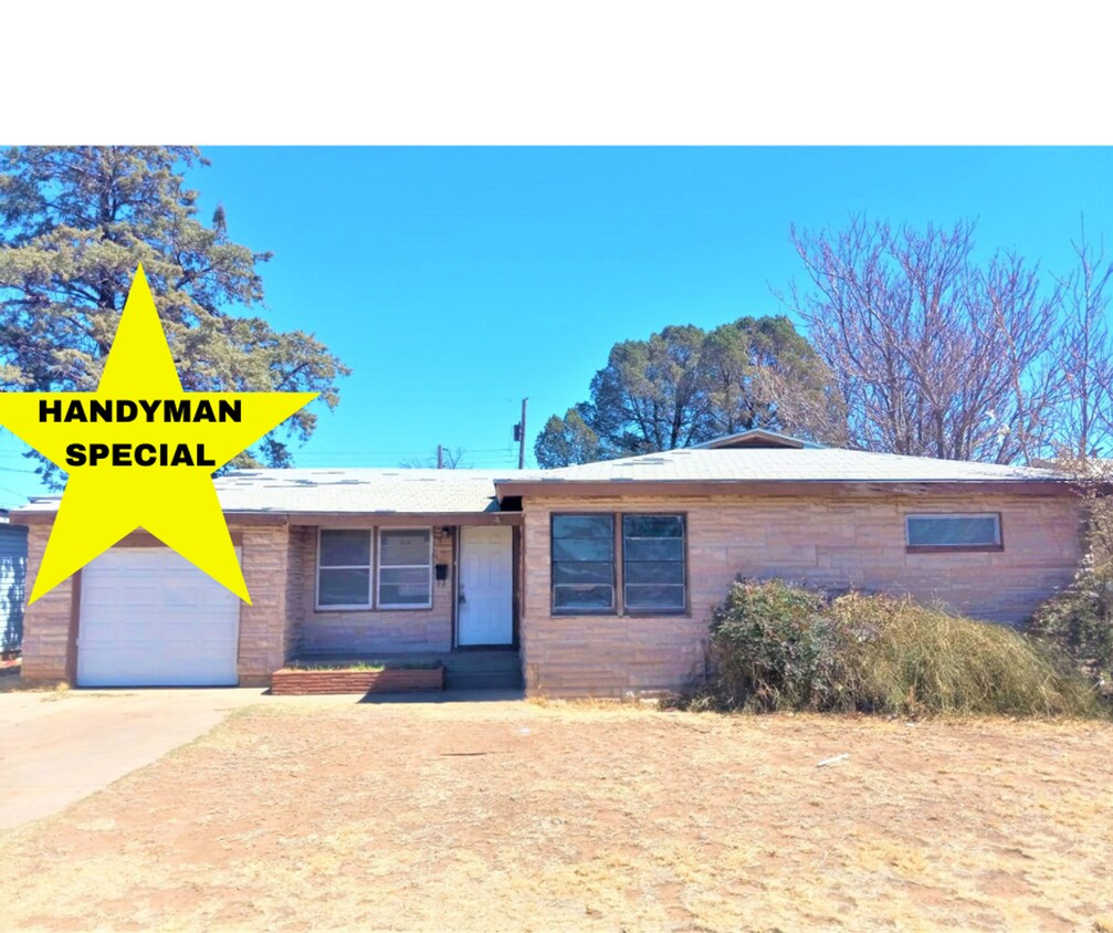 Foto principal - Handyman Special $0 First Month's Rent / “You fix, you SAVE BIG!!” Contact Mayshell for details: ...