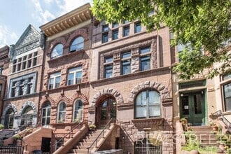 Building Photo - Stunning & Charming 1 BED in Historic Crow...