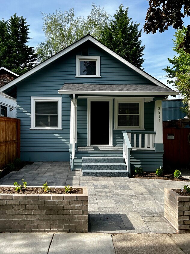Front - 2817 NE Weidler St