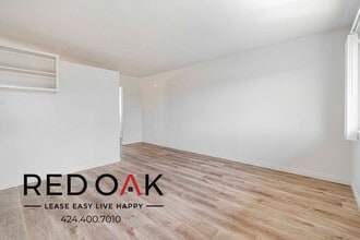 Building Photo - 4900 Clair Del Ave