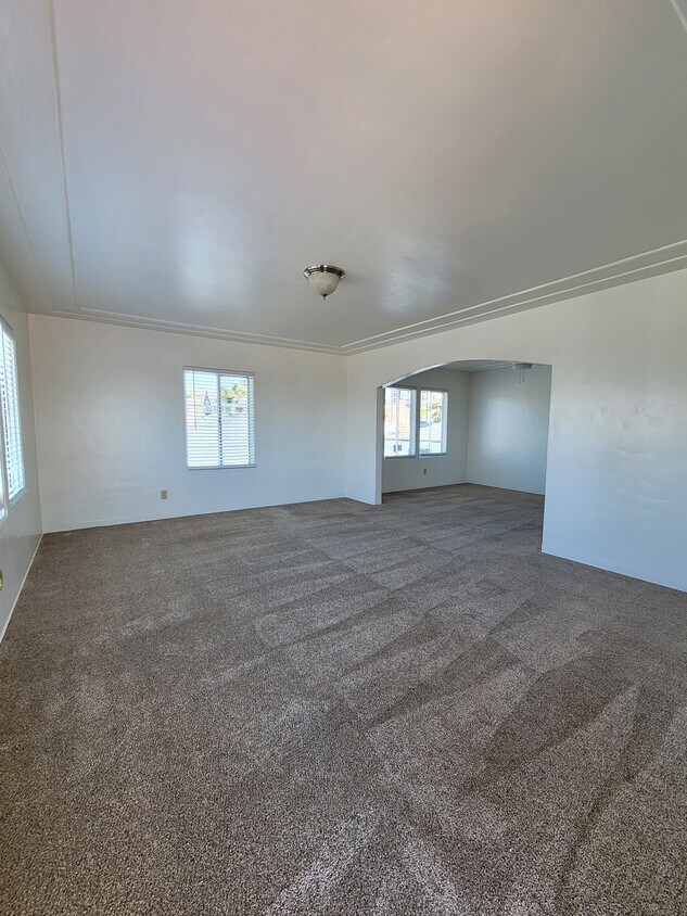 Foto principal - 2357 Curlew St