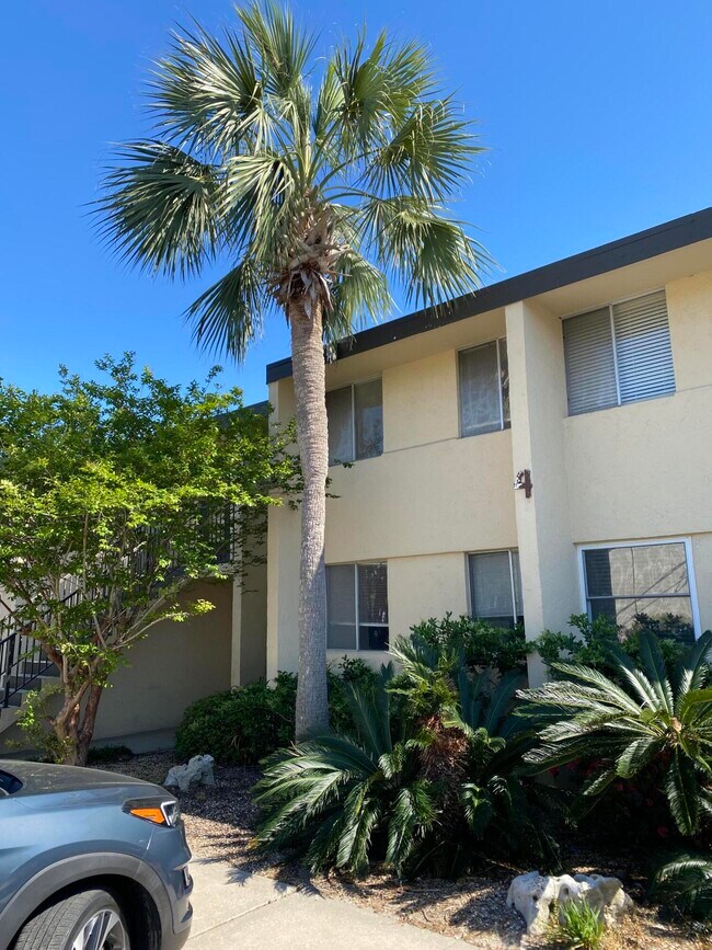 Foto del edificio - 300 Miracle Strip Pkwy SW