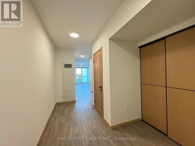 Photo du bâtiment - 3429-3429 Sheppard Ave E