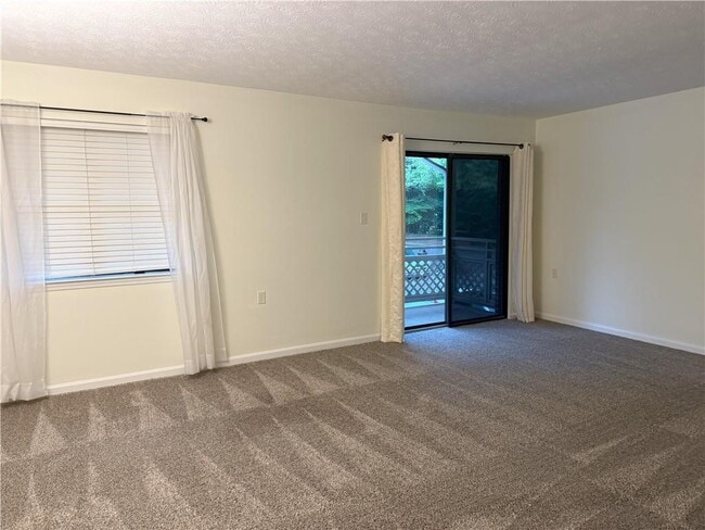 Building Photo - 475 Mount Vernon Hwy NE