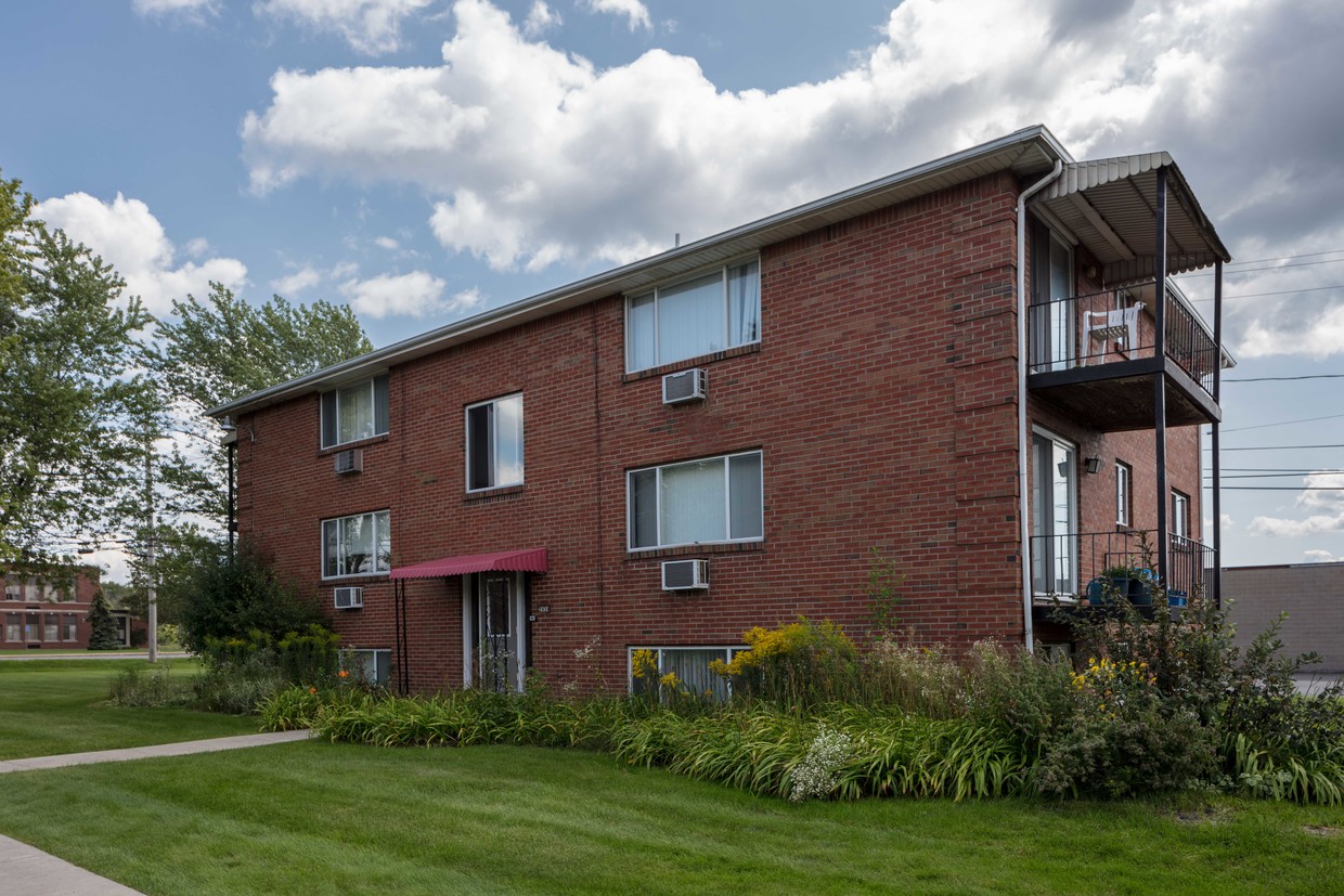 Primary Photo - Baseline Manor Apartments