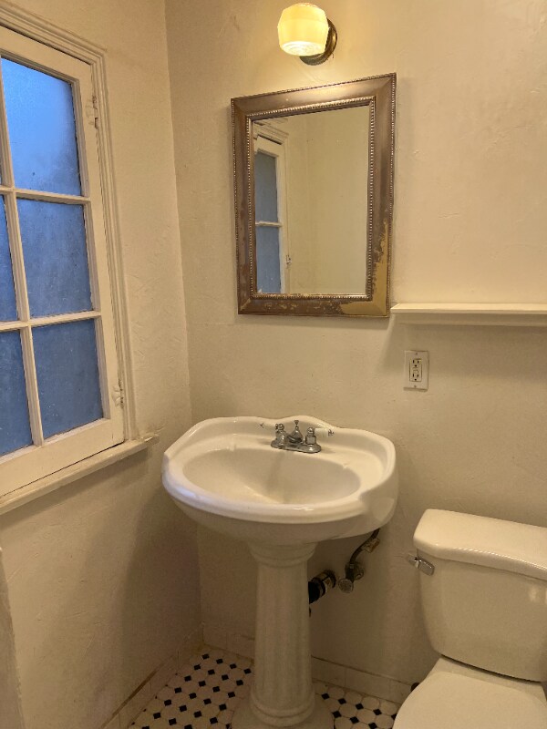 Foto del edificio - 7219 Hampton Ave