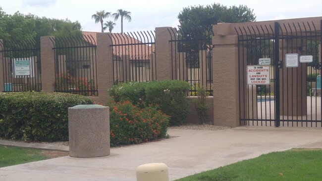 Foto del edificio - 2341 W Shawnee Dr